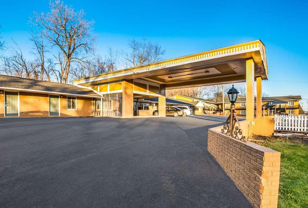 Econo Lodge Oskaloosa Exterior photo